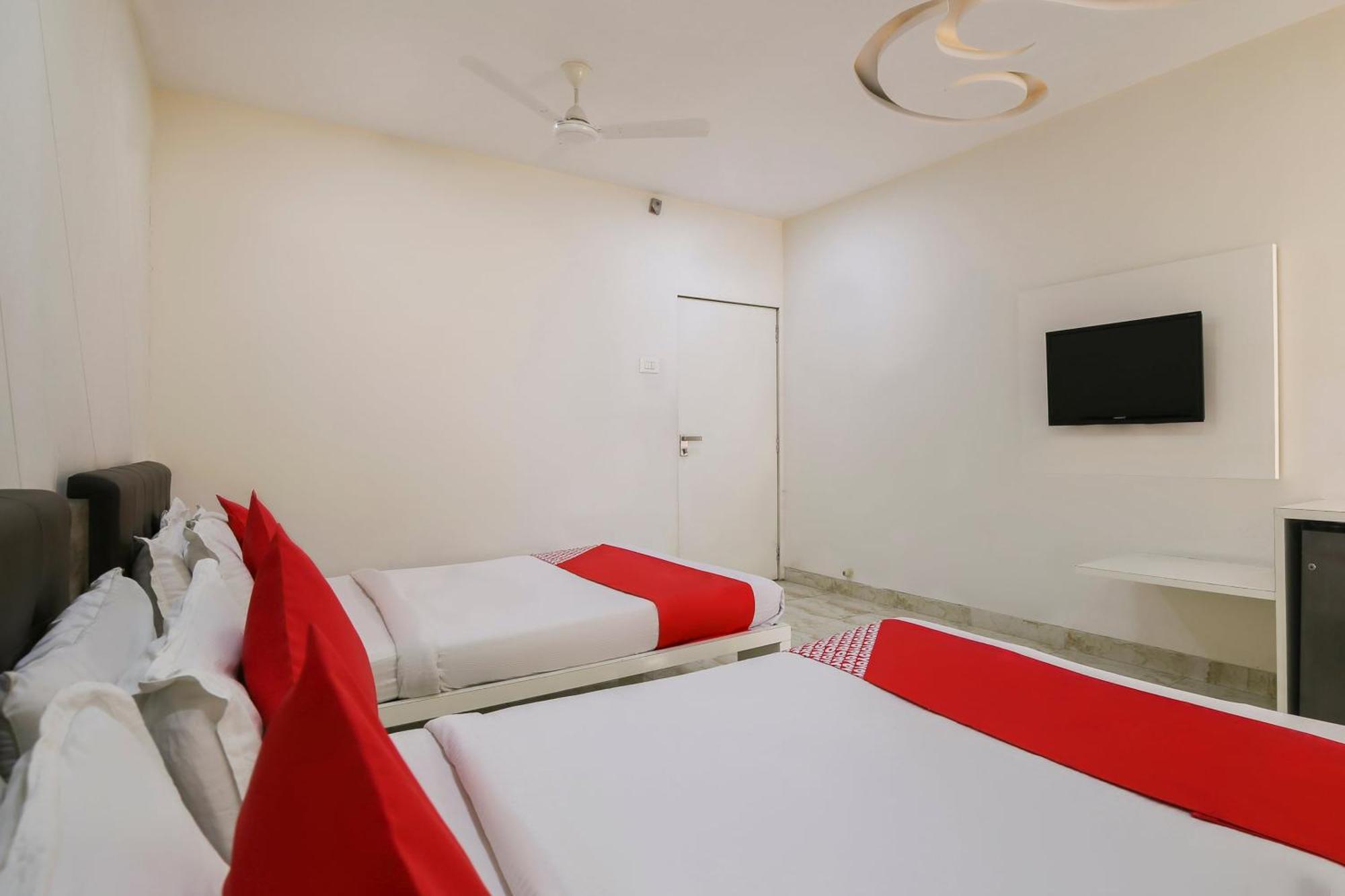 Hotel O Shiv Vatika Banquet & Rooms Bhatha Exterior photo