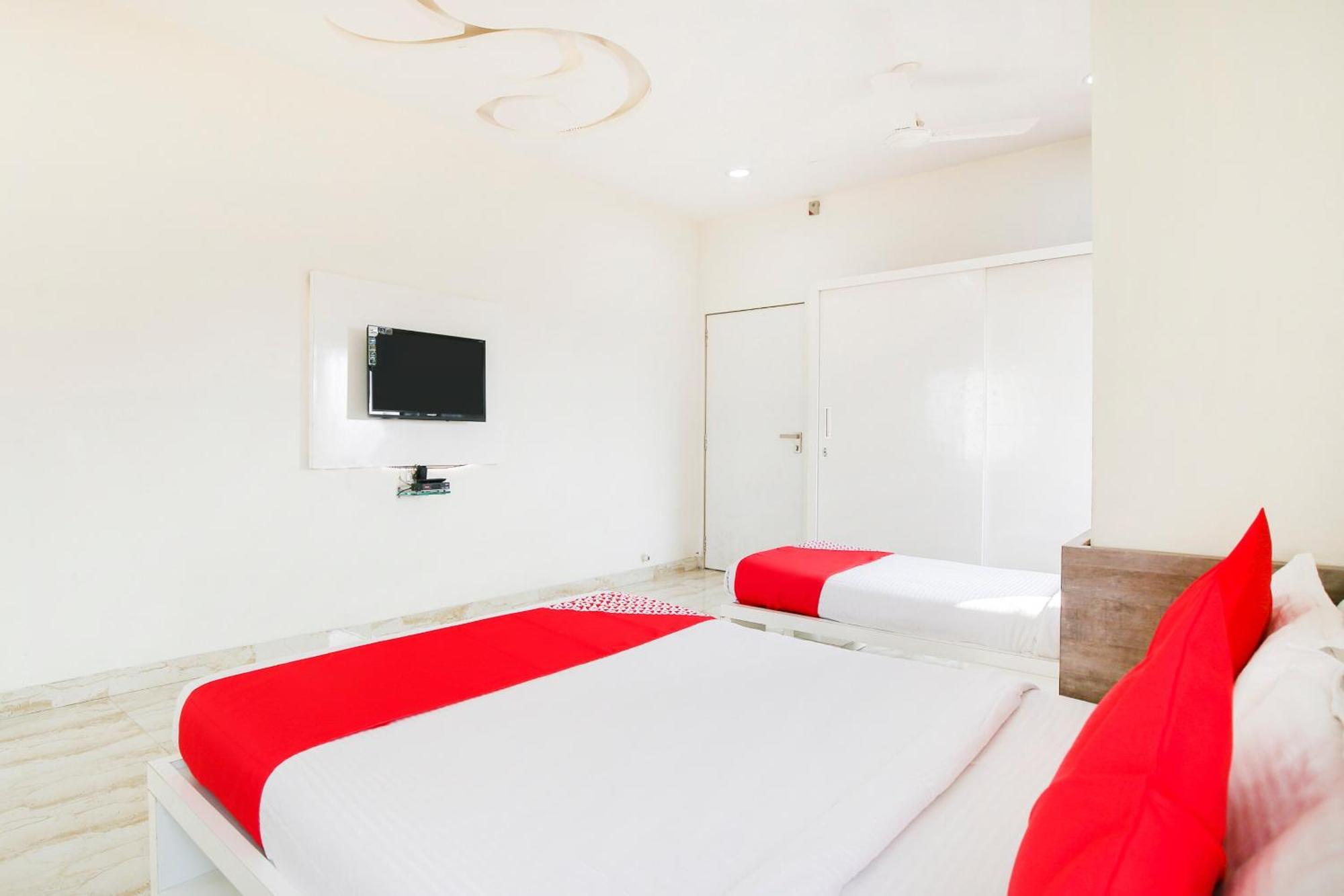 Hotel O Shiv Vatika Banquet & Rooms Bhatha Exterior photo