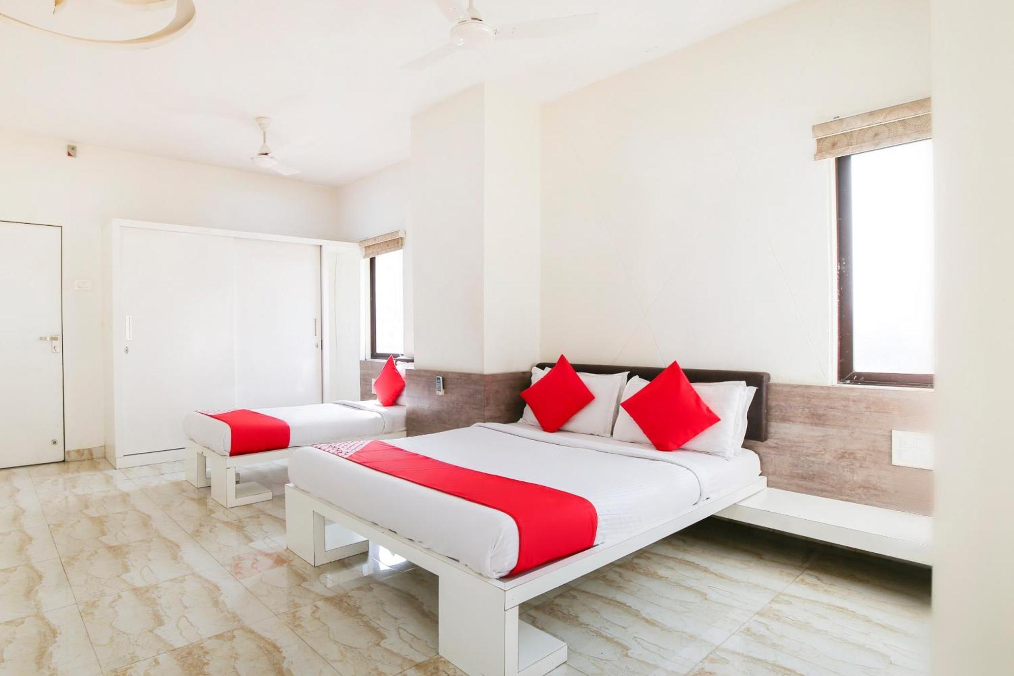 Hotel O Shiv Vatika Banquet & Rooms Bhatha Exterior photo