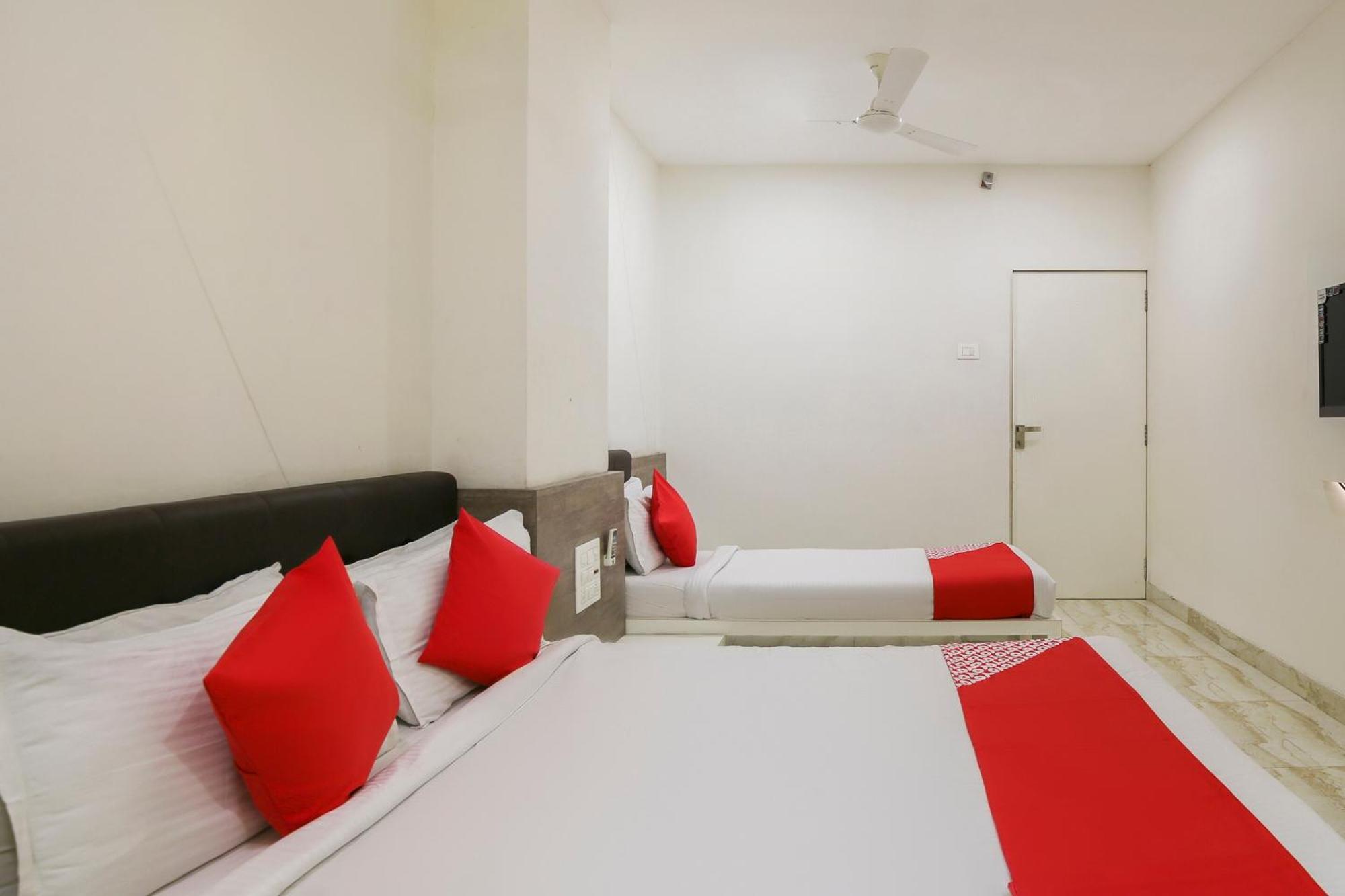 Hotel O Shiv Vatika Banquet & Rooms Bhatha Exterior photo