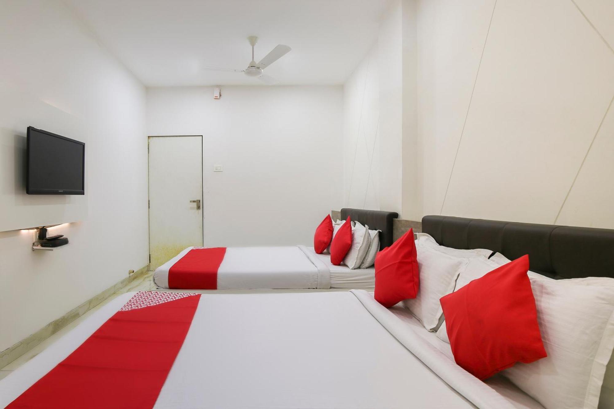 Hotel O Shiv Vatika Banquet & Rooms Bhatha Exterior photo